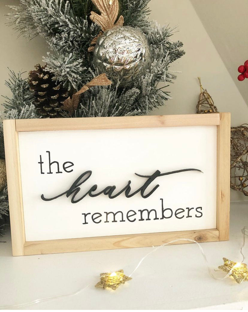 The Heart Remembers Wooden Sign | Grief/Bereavement Gift | Memorial Keepsake | Remembrance/Sympathy Gift | In Memory sign